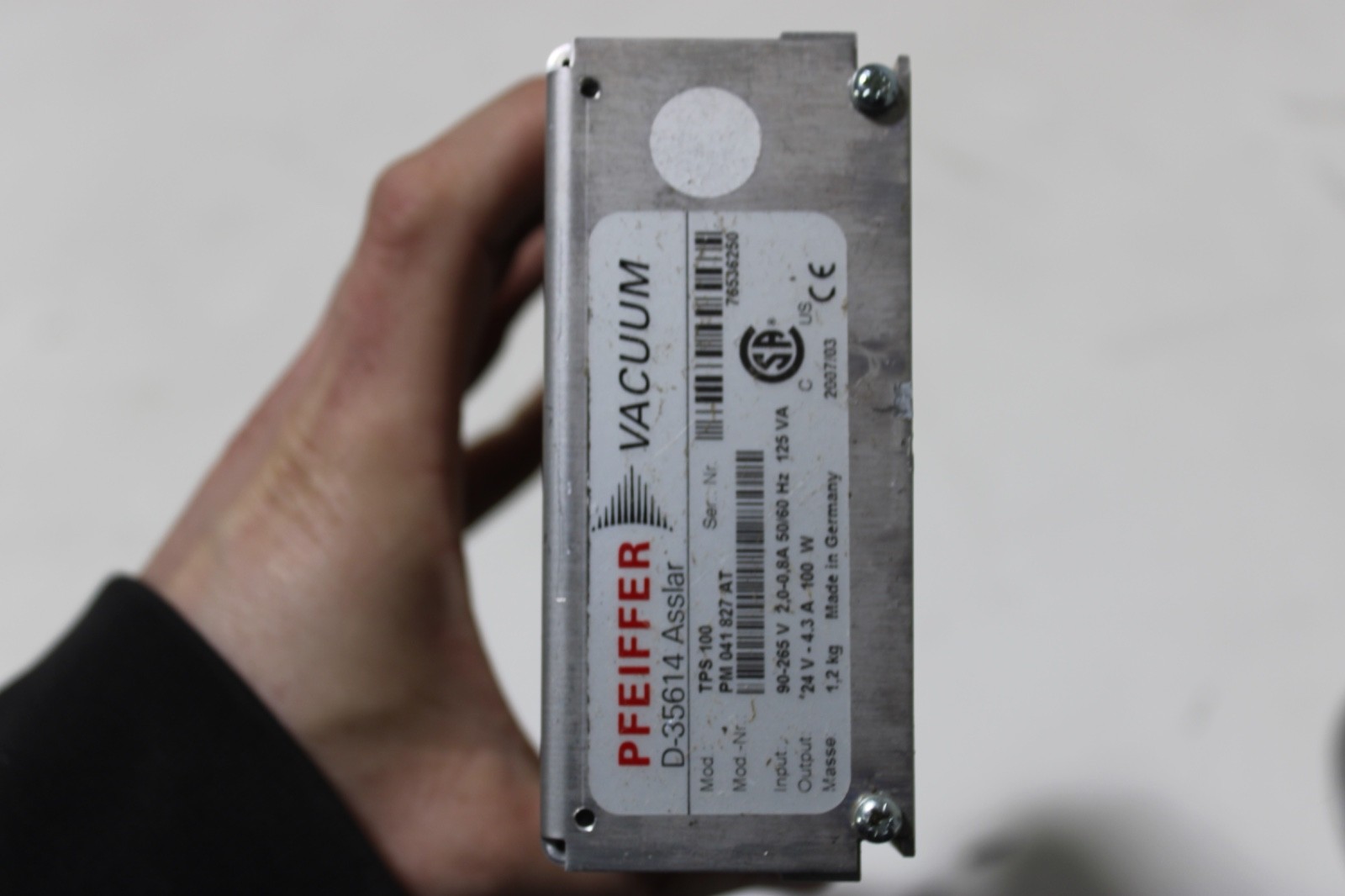 Pfeiffer TPS 100 Power Supply