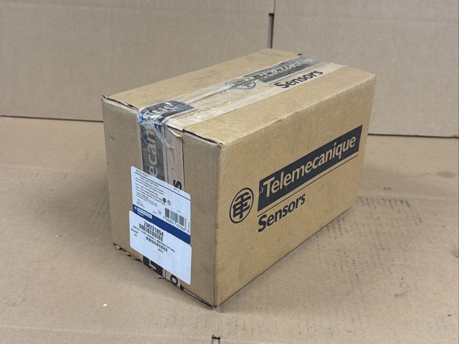 NEW Telemecanique 9037HG37 Closed Tank Float Switch FAST SAME DAY SHIPPING