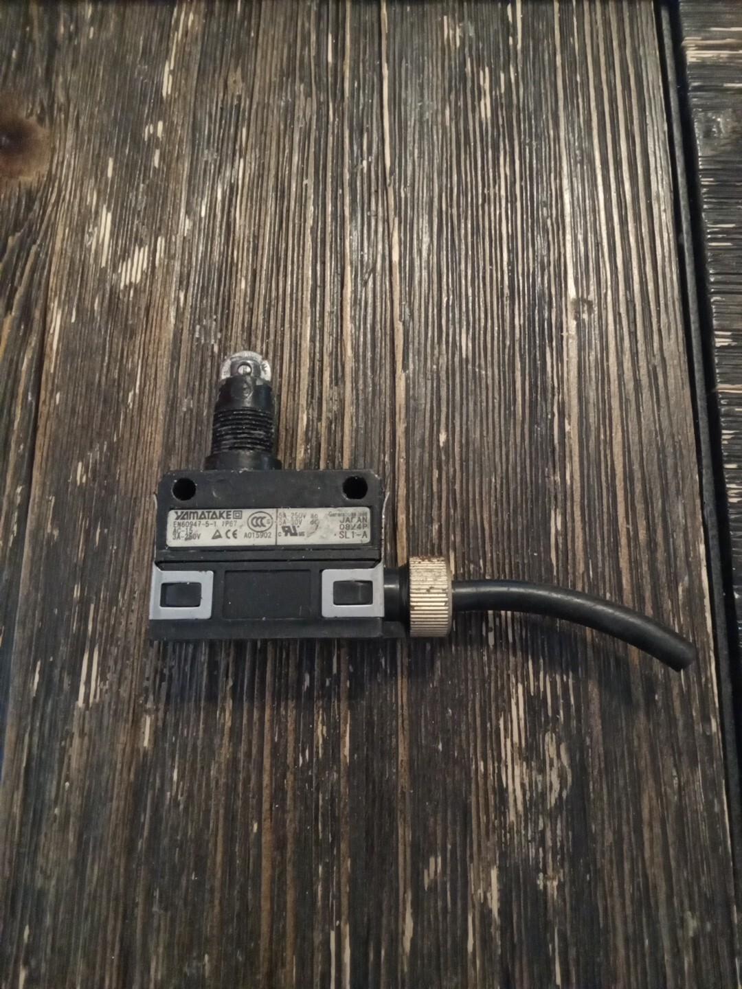 Yamatake EN60947-5-1 IP67 Limit Switch.