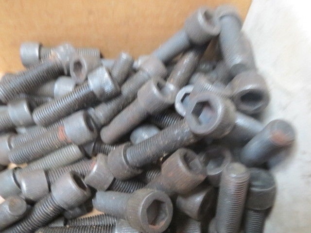 3/8-24 X 1-1/4 SOCKET HEAD CAP SCREW 100 PCS (LL0928A)