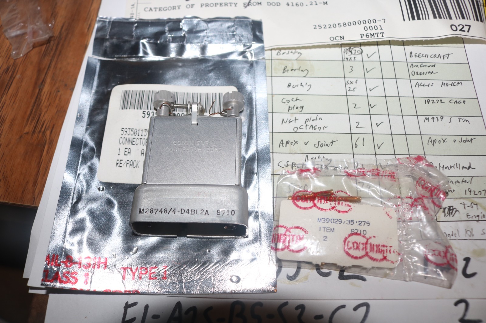 NOS Continental Electrical connector M28748/4-D4BL2A 5935-01-139-0904