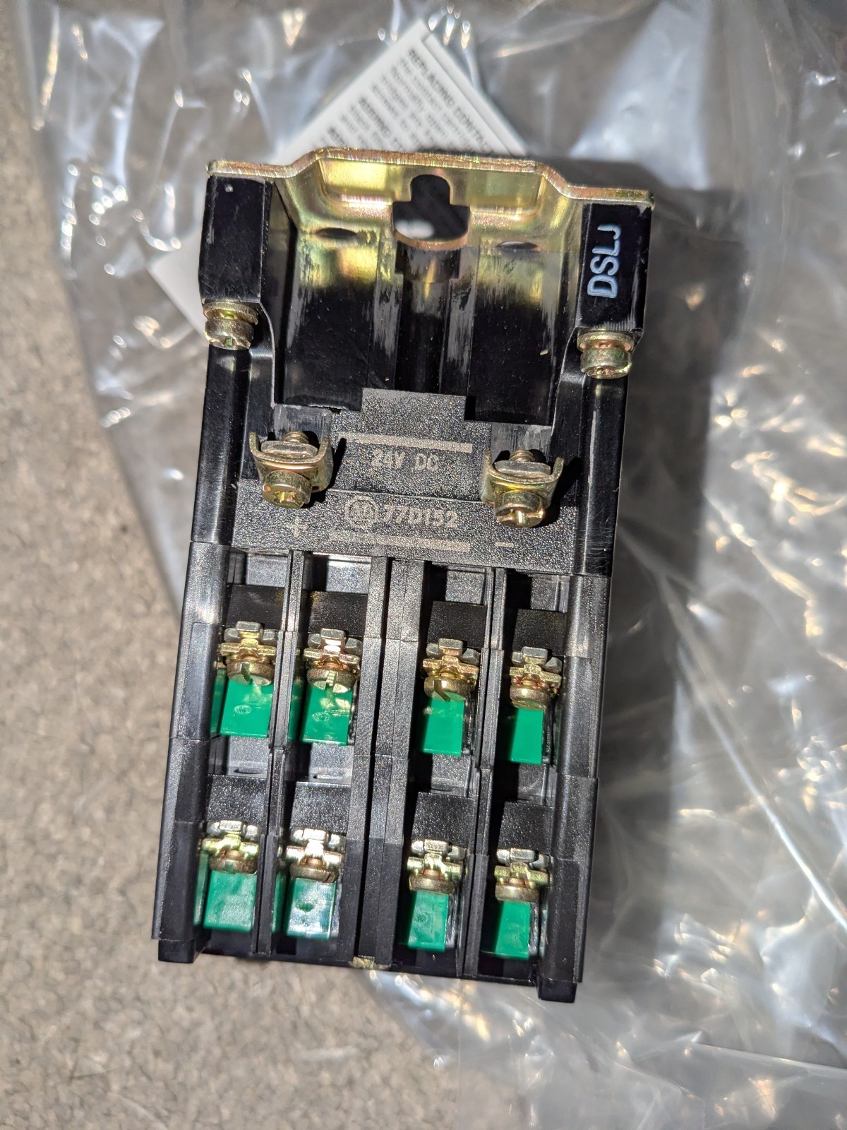 NIB Allen-Bradley 700DC-R800Z24 Ser B Type R Industrial Control Relay 24VDC 8-NO