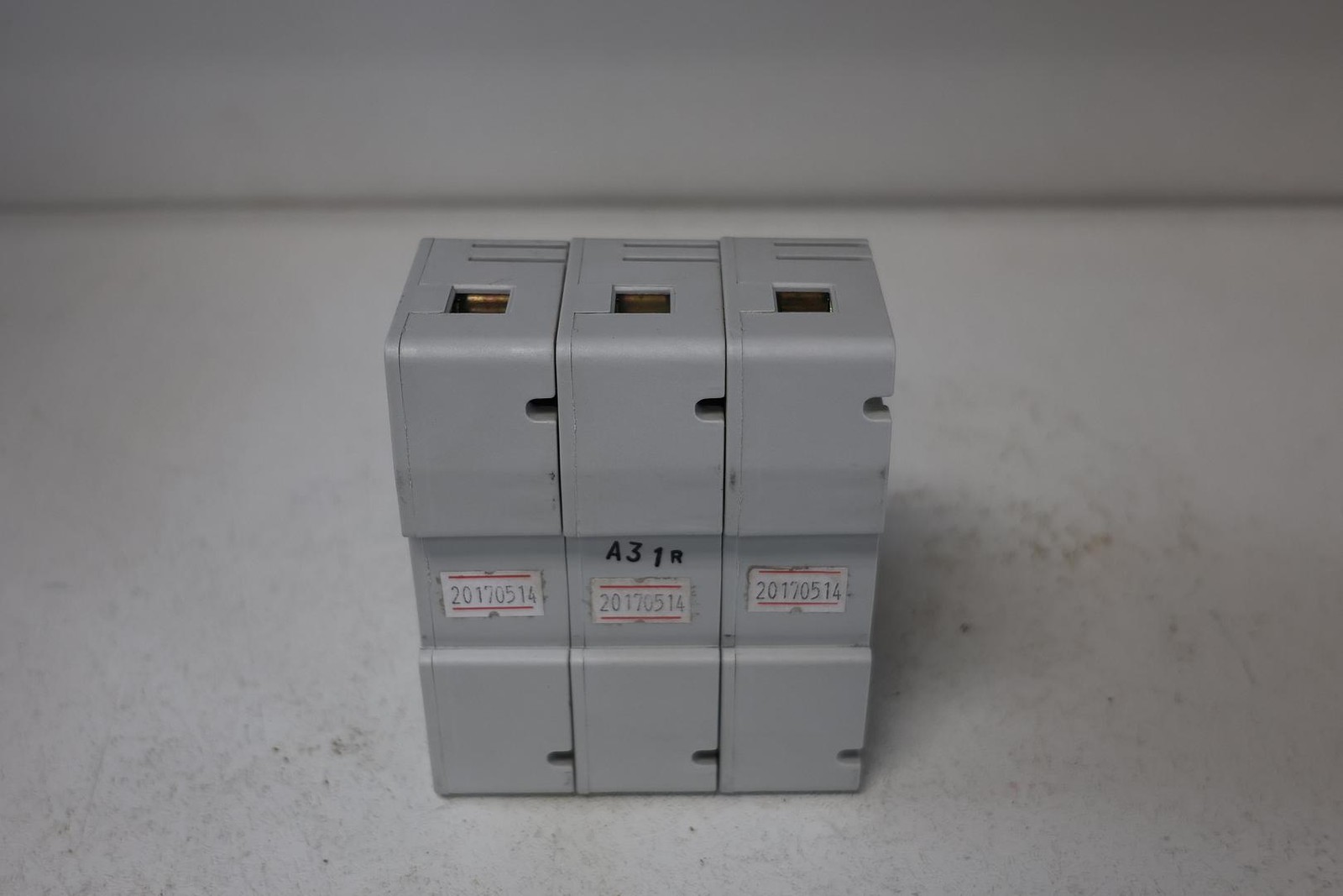 Eaton Bussmann CH30J3 Modular Fuse Holder – 30A, 600V, 3-Pole GHA-179