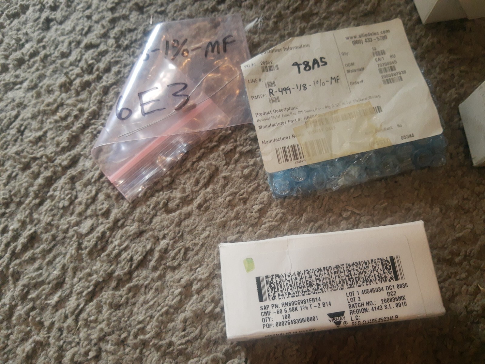 NEW HUGE LOT Vishay Dale Film Resistors RN60C6981FB14 RN60C2212FB14 RN60C2211