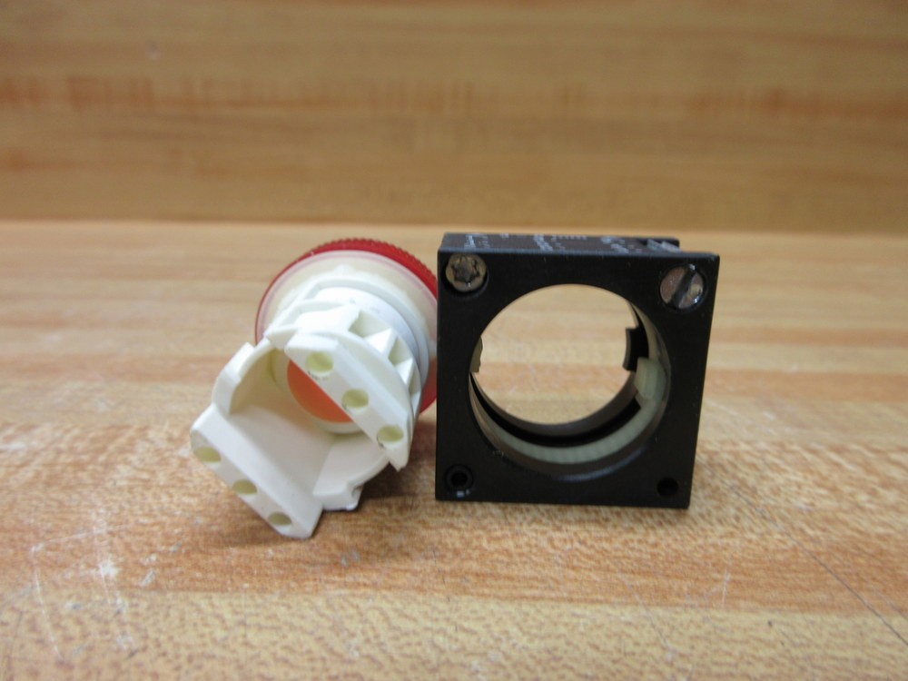 Siemens 3SB3001-6BA20 Red Button 3SB30016BA20 W/Base