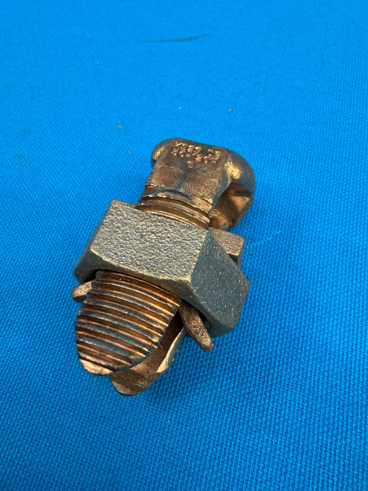 Lot of 5 – Burndy T8-250 KS29 DB Copper Split Bolt Connector