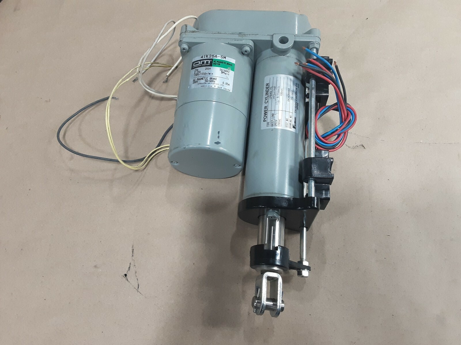 Oriental Motor 4IK25A-SM Magnetic Brake 25W 200V LPB40L1TL CYLINDER #4004D61PR5