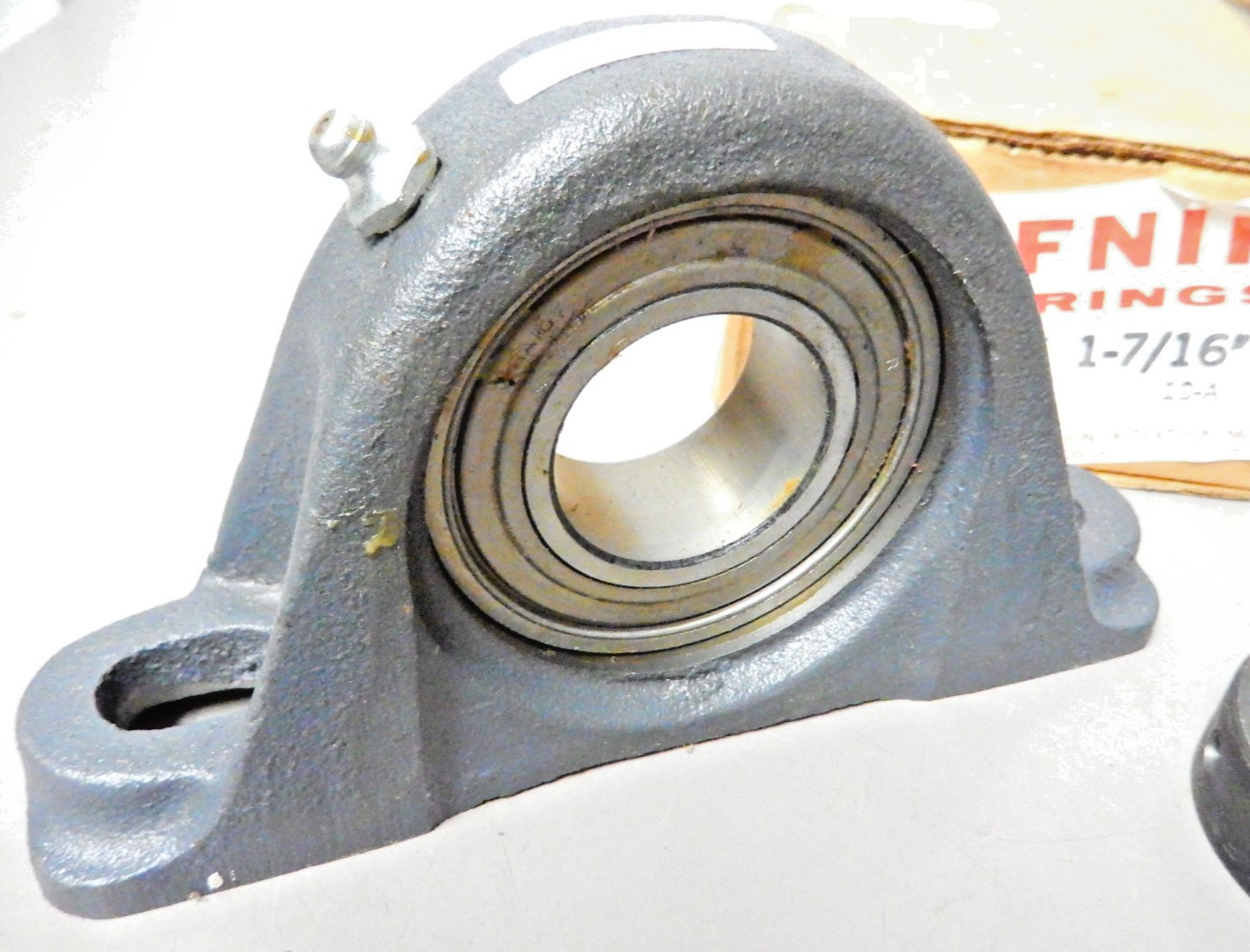 Fafnir VAK 1 7/16″ Pillow Block Bearing 2 Bolt Mount With Locking Collar 1-7/16″