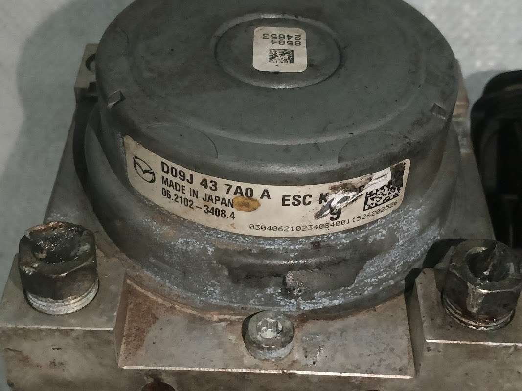 Mazda ER100 ABS PUMP Ate D09J437A0A Brake Actuator Pump 06.2109-7281.3