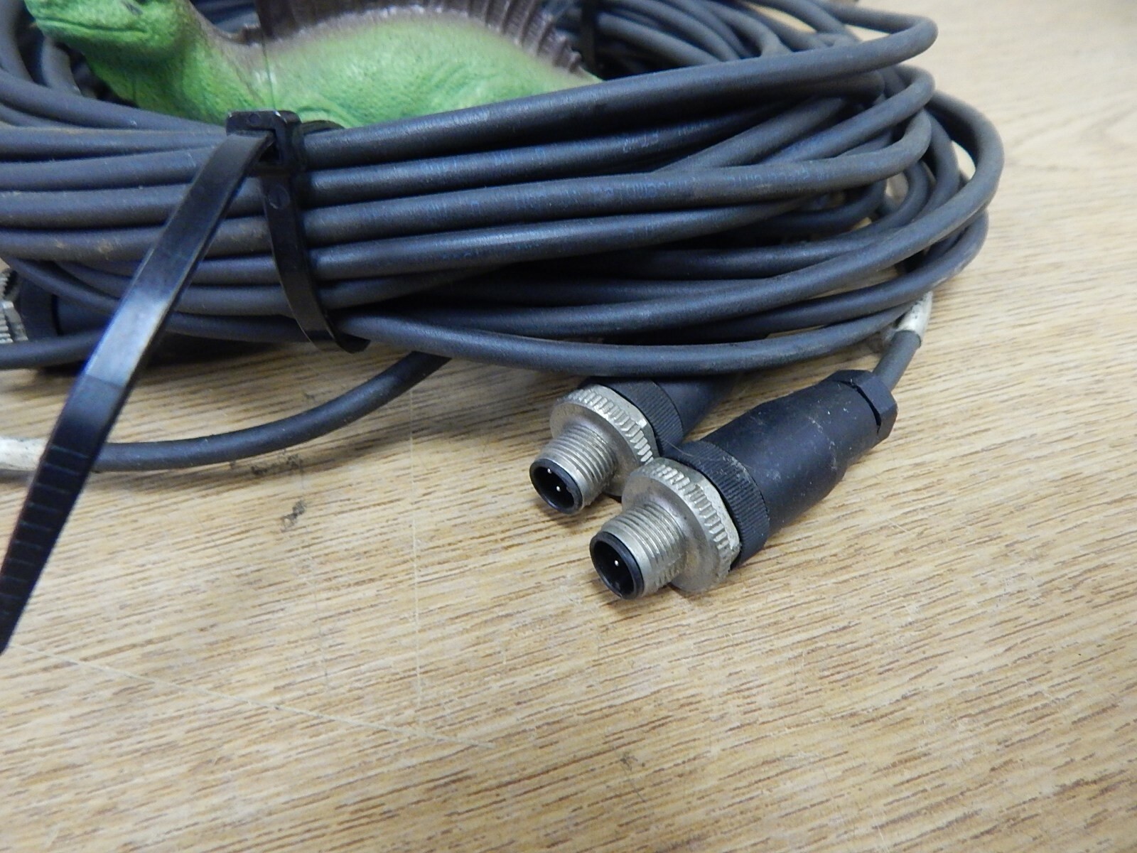IFM Electronics Lif9Y11Y 4×0.34mm E238831 20549 Cables, Lot of 10 FREE SHIPPING*