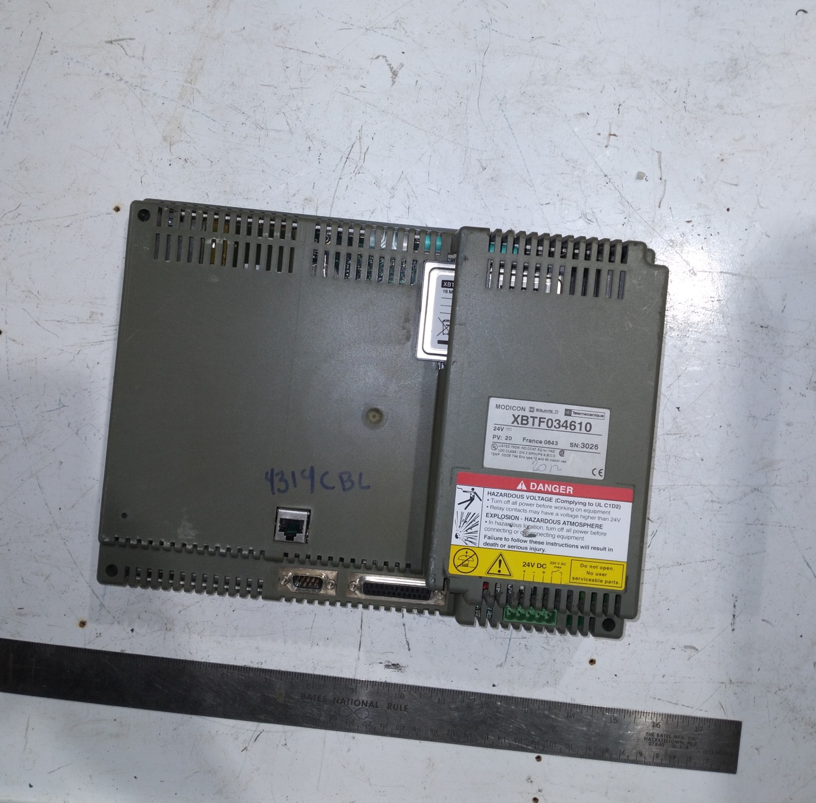 TELEMECHANIQUE MAGELIS MODICON XBTF034610 24V