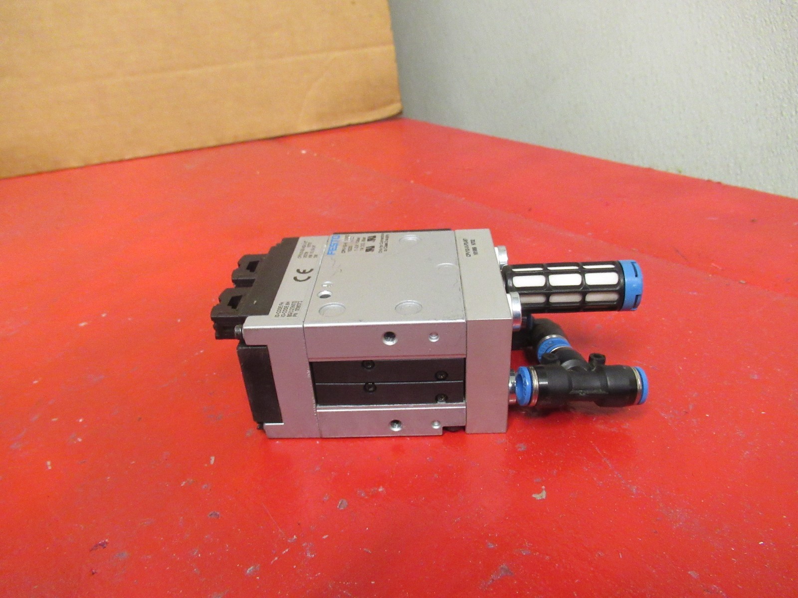 FESTO CPV10-GE-ASI-2-Z 18258 CPV-10-VI 18200 CPV10-VI-P2-M7 161969 USED