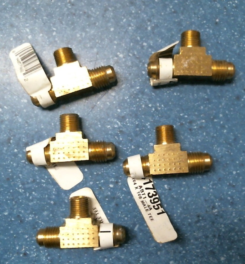 1/4 x 1/8 Male Tee, Flare LOT OF 5 (4173951) FS