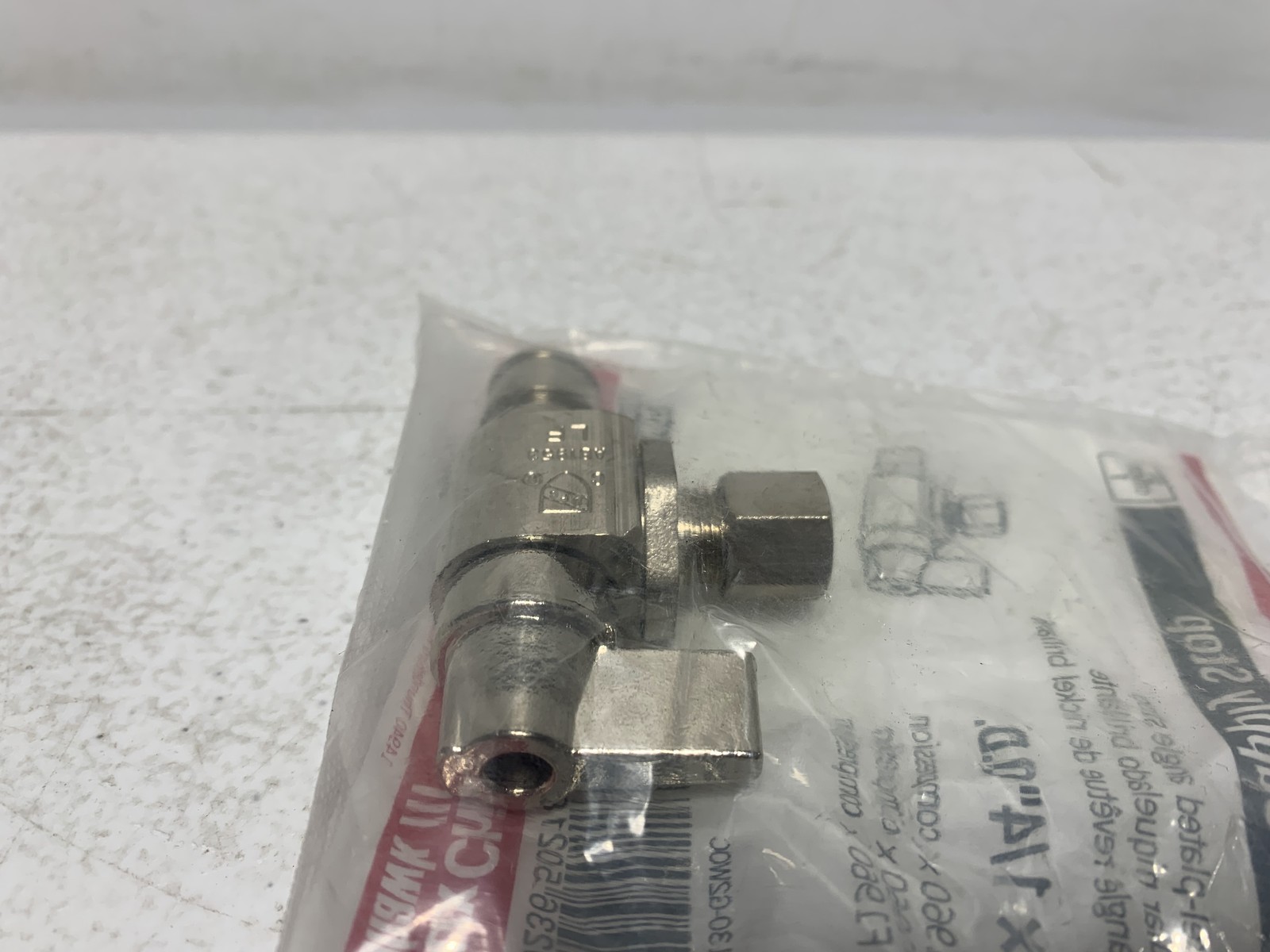 Sioux Chief 130-G2W0C 1/2″ x 1/4″ OD PEX Angle Supply Stop