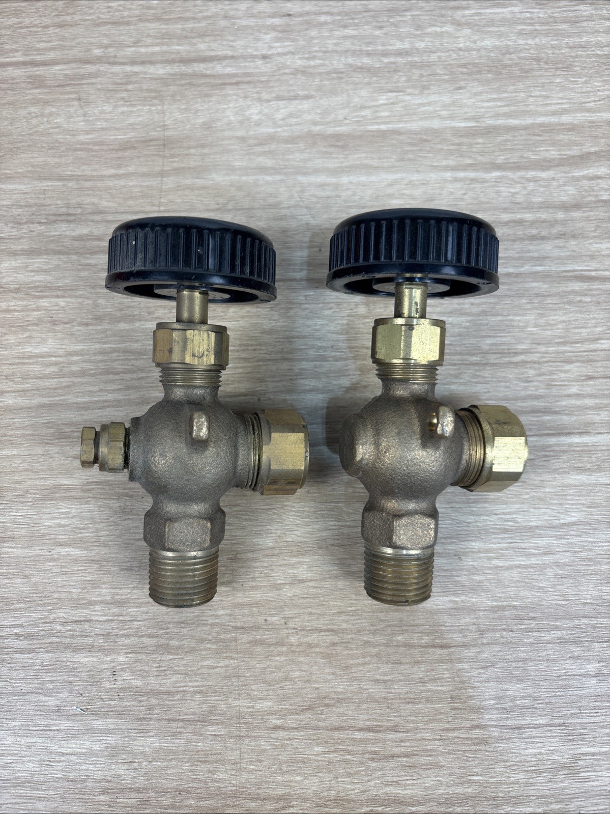 Conbraco 1/2″ Heavy Composition Water Gauge Less Glass & Rod (w/Auto Ball Valve)