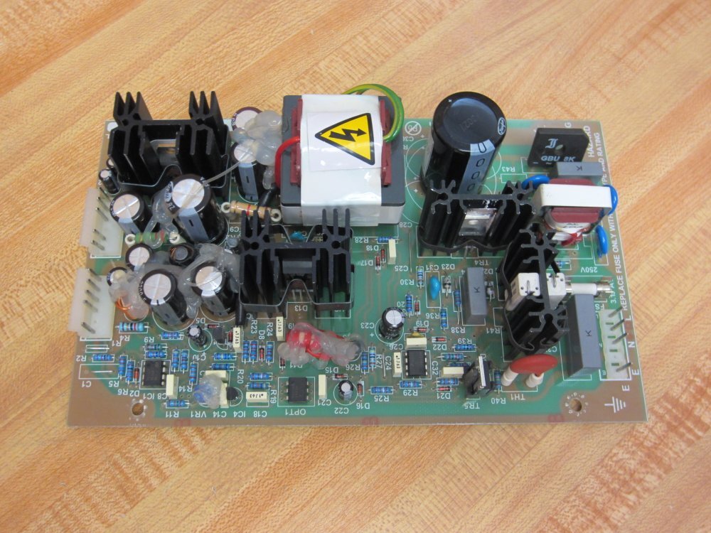 XP Power XP100-005 Solid State DC Power Supply XP100005