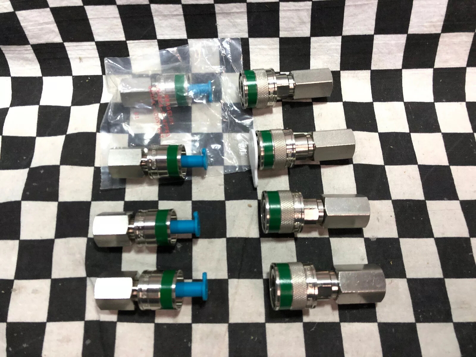 4 Sets Swagelok Quick Connect 1/4″ NPT, SS-QC4-B-4PFK3 & SS-QC4-S-4PFK3