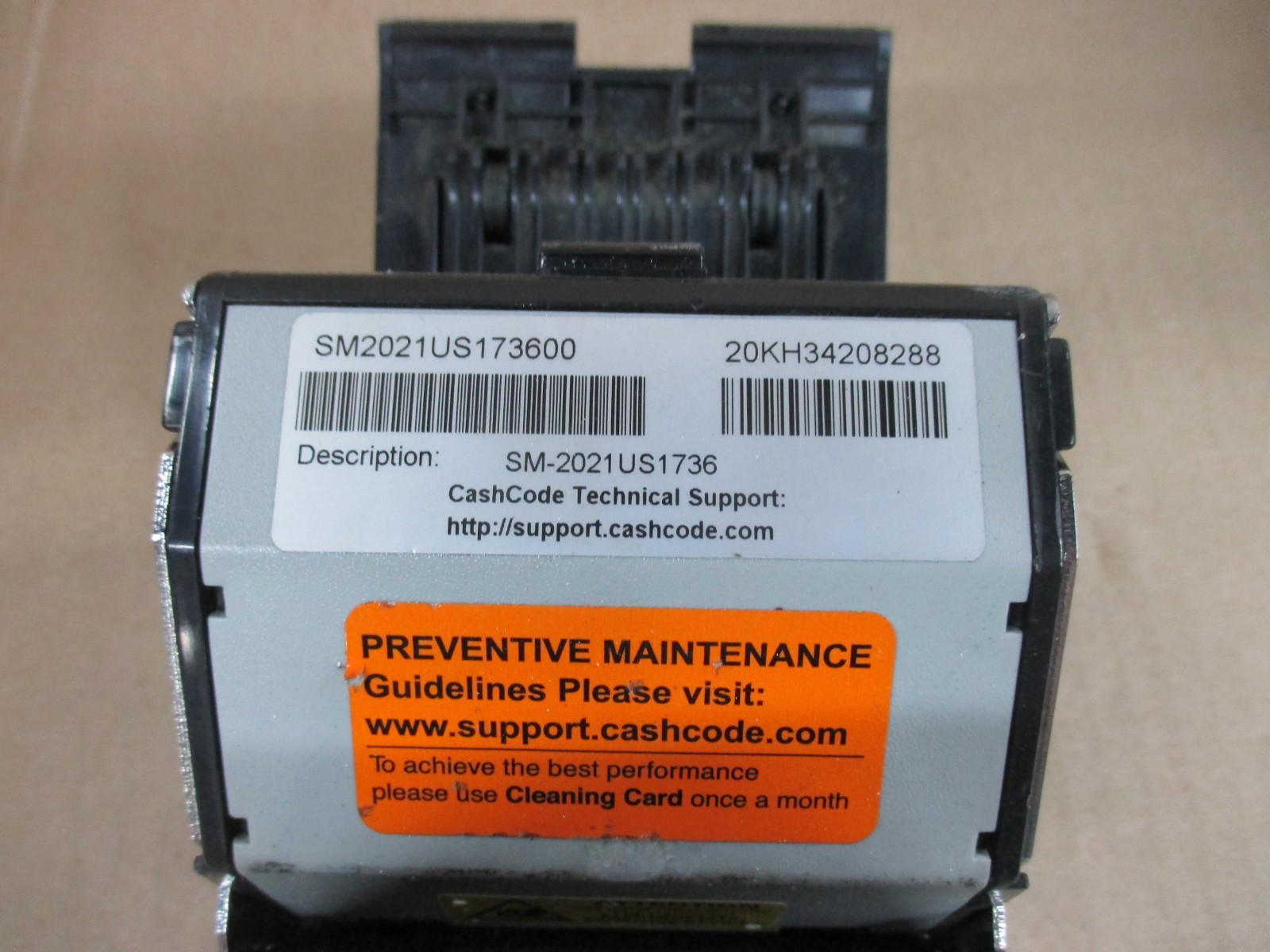 SM2021US173600 BILL VALIDATOR WITH STACKER CASH CODE USED