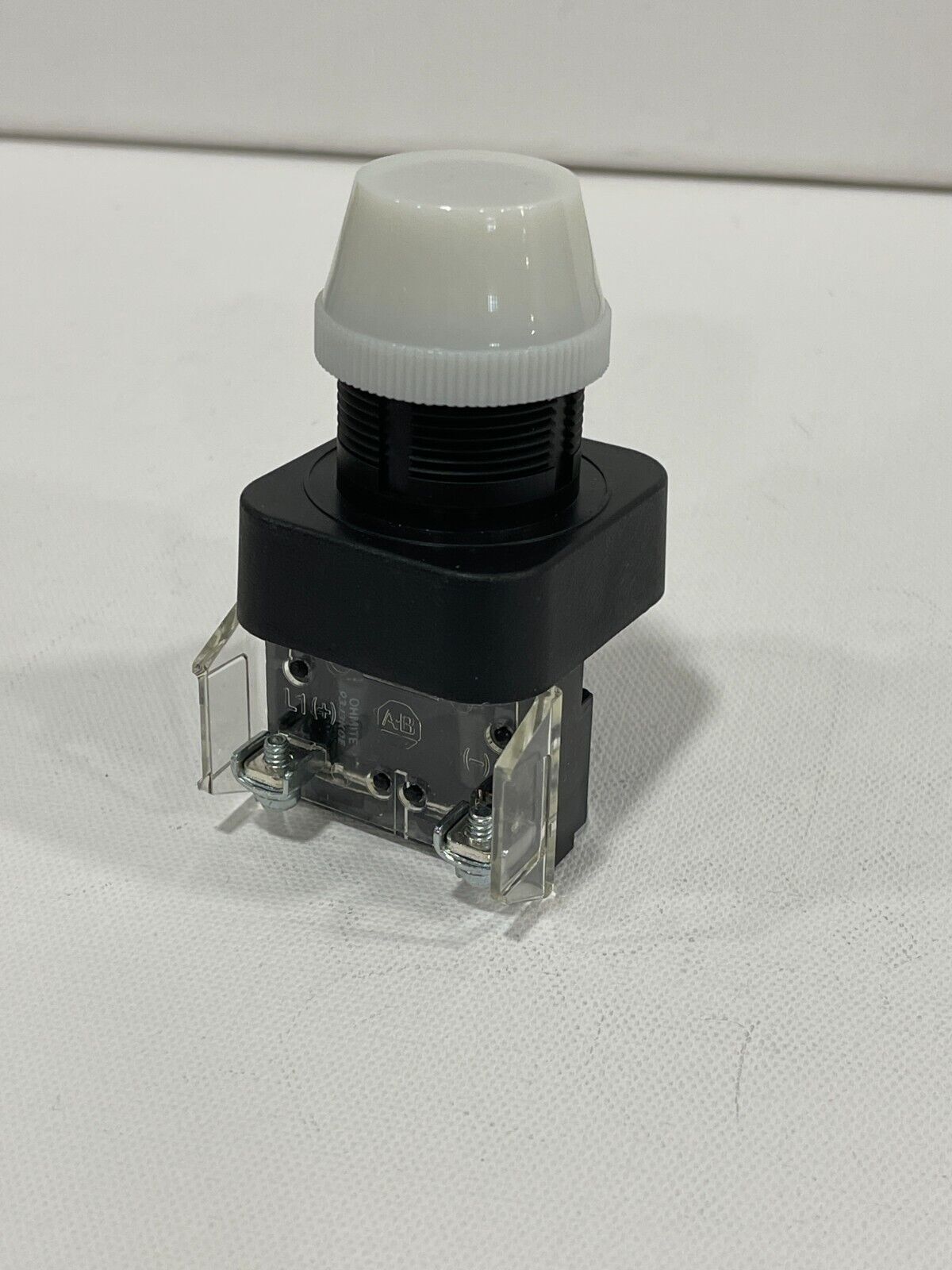 New-Allen Bradley 800H-QR20W 30mm Pilot Light White Lens 240V AC/DC