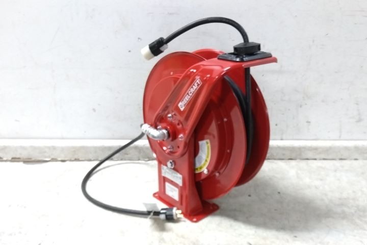 Reelcraft L 70075 123 3A 120VAC 75 Ft L Spring Retraction Extension Cord Reel