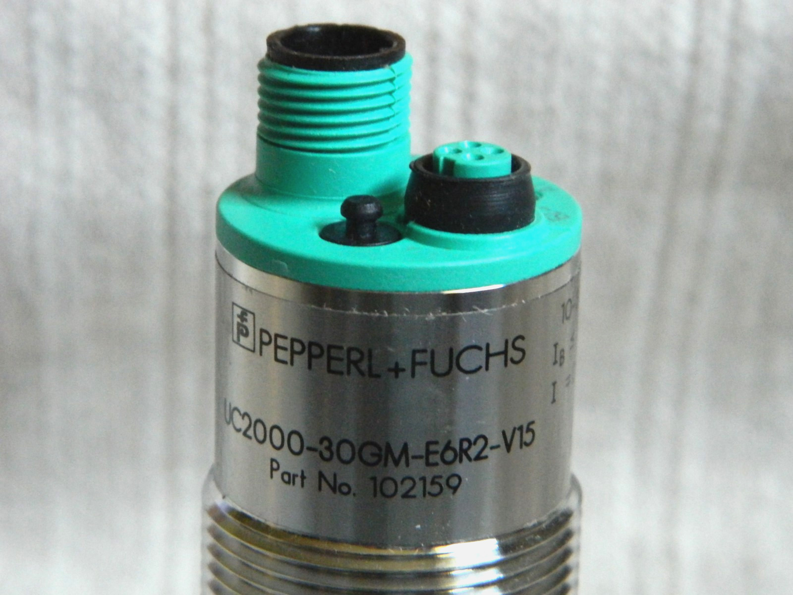 NEW & Never Used Pepperl+Fuchs UC2000-30GM-E6R2-V15 Ultrasonic Sensor Quick Ship