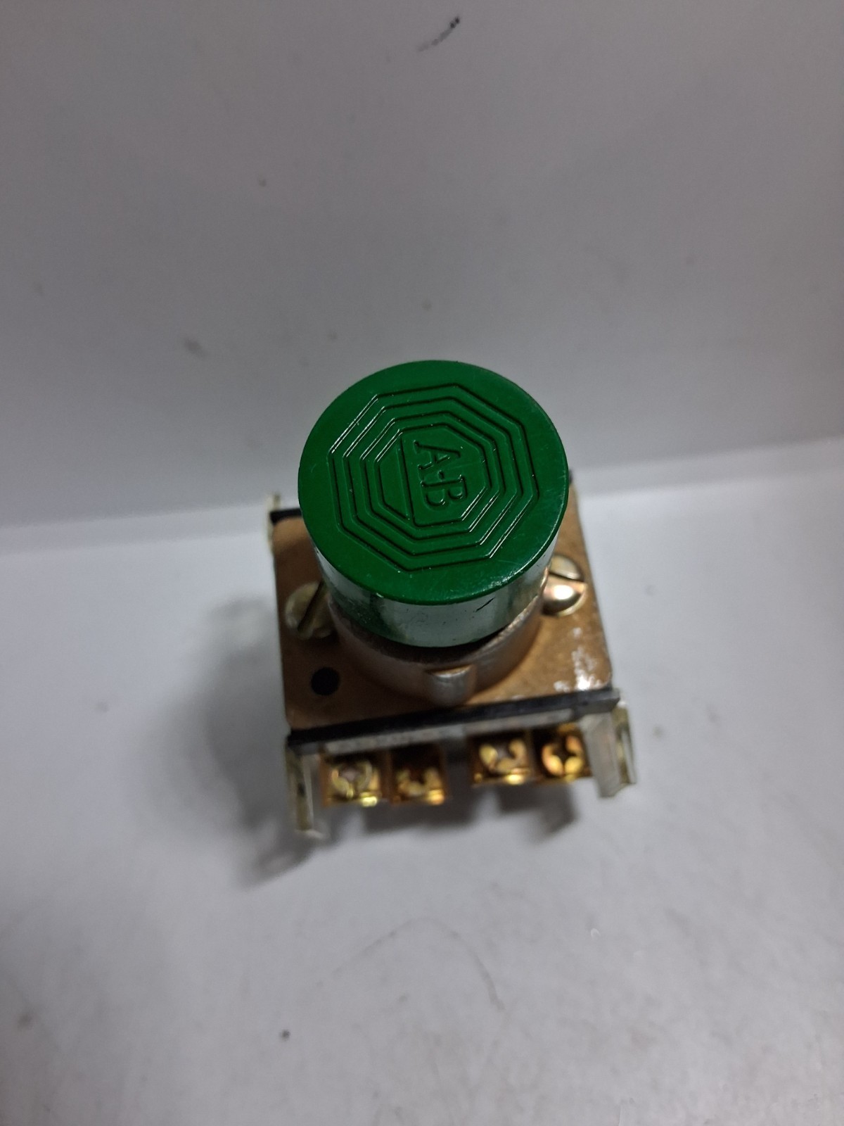 ALLEN BRADLEY 800H-BK1 PUSHBUTTON EXTENDED GREEN 2NO/2NC SERIES B NNB