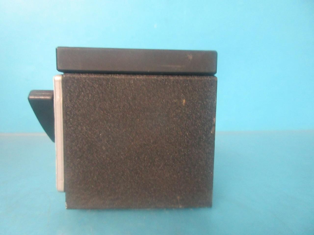 EDMUND INUSTRIAL OPTICS SQUARE MAGNETIC BASE WITH ON/ OFF SWITCH