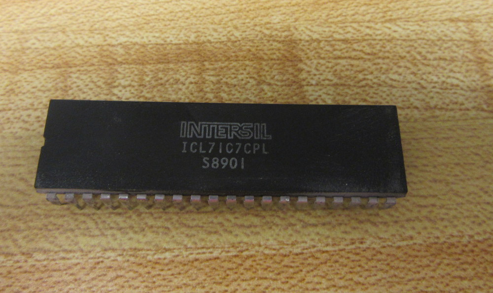 Intersil ICL71C7CPL Integrated Circuit