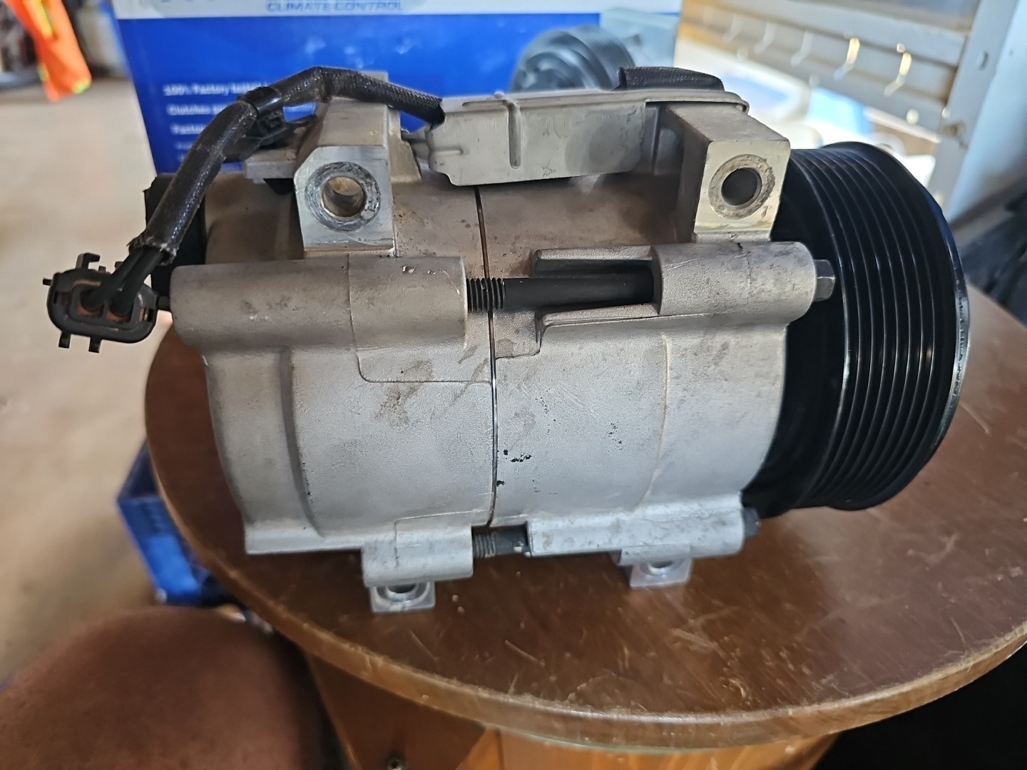 MURRAY 68182 A/C COMPRESSOR OPEN BOX
