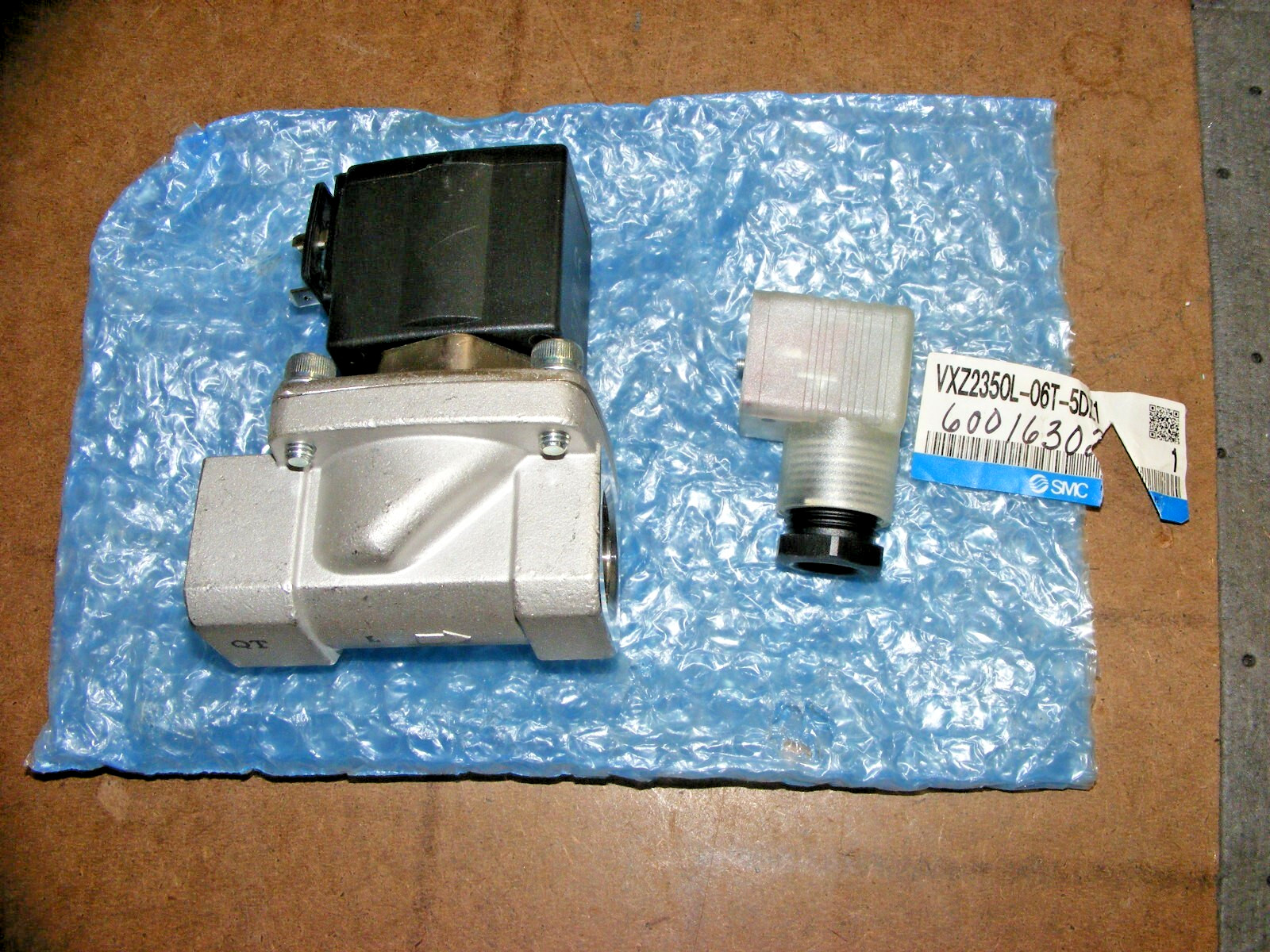 SMC VXZ2350L-06T-5DZ1 Valve NOS (a66)