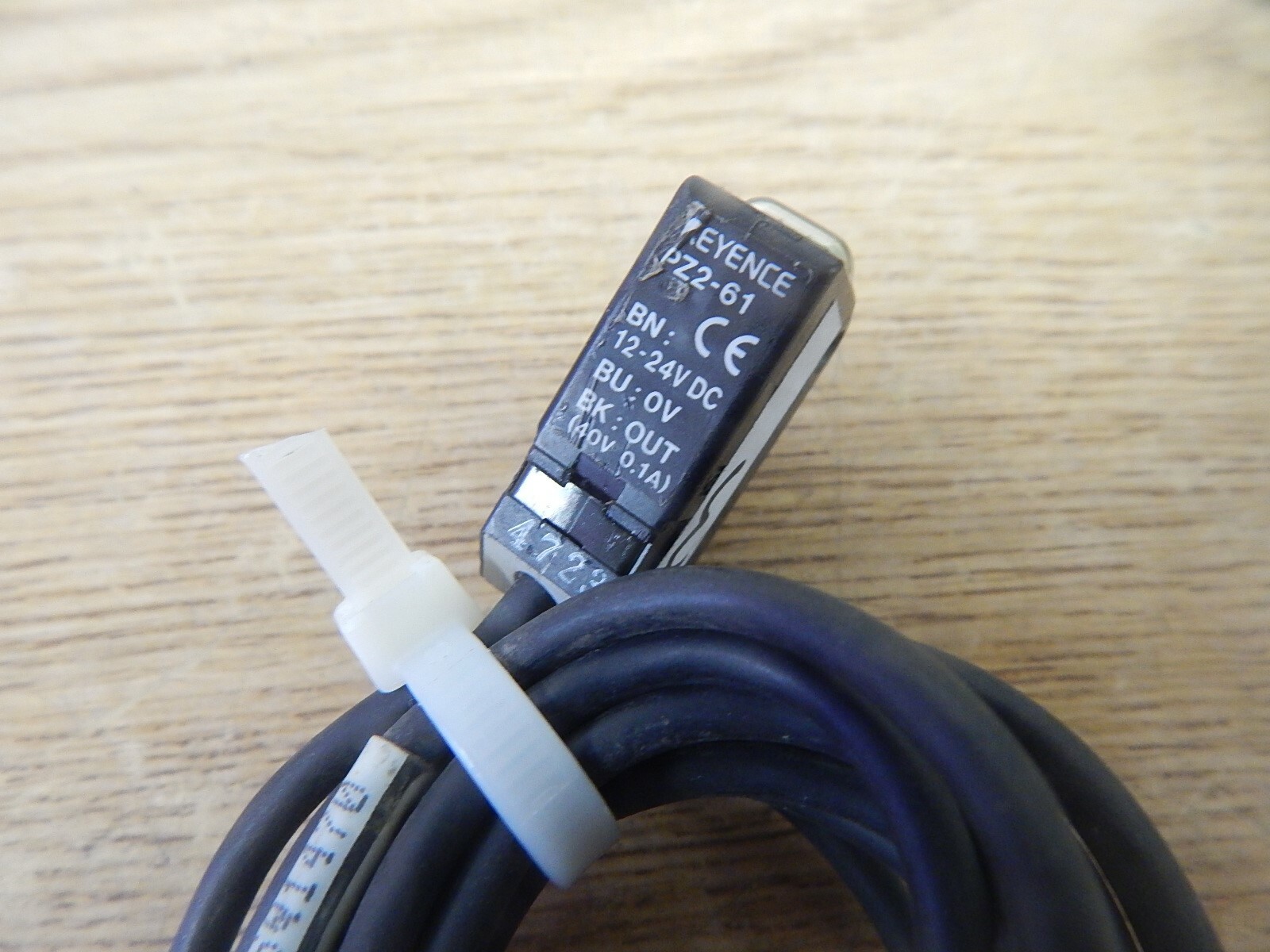 Keyence PZ2-61 Sensor 4723 70″ Long “E” *FREE SHIPPING*