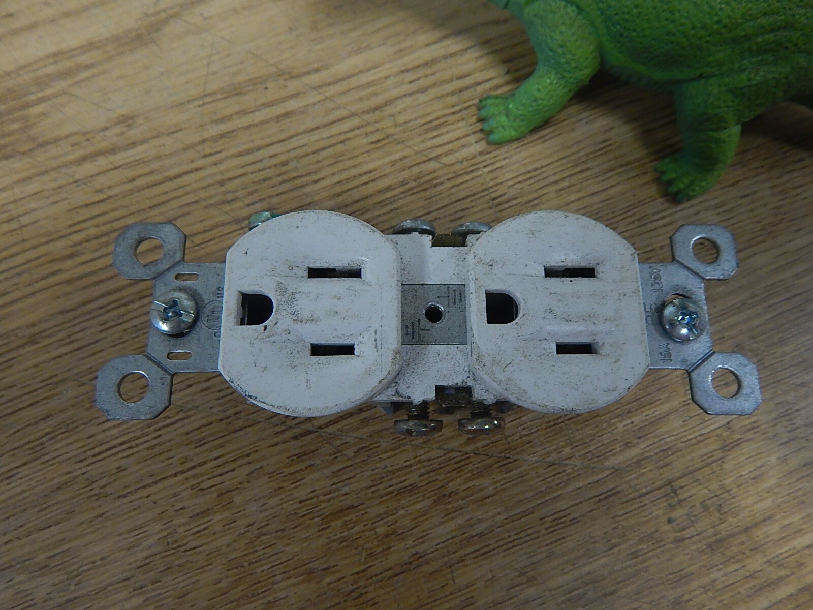 P-S 3232-W Wall Outlet *FREE SHIPPING* Lot of 9