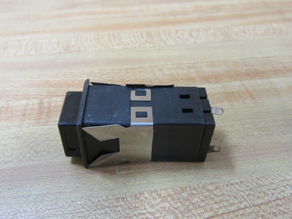 Dialight 554-4001-411 Indicator Light 5544001411 Out/In