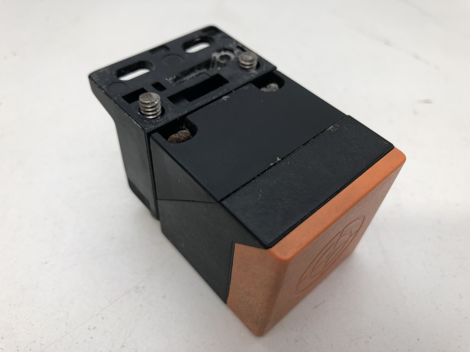 (QTY.2) IFM ELECTRONIC IM0057 INDUCTIVE SENSOR