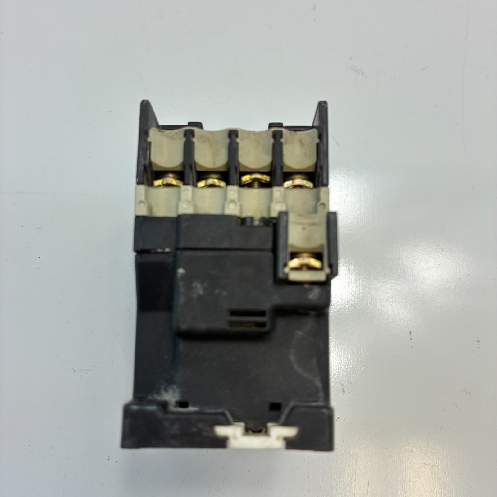 MOELLER DIL R 40 DIL CONTACTORCONTACT BLOCK 110V/120V 50/60HZ