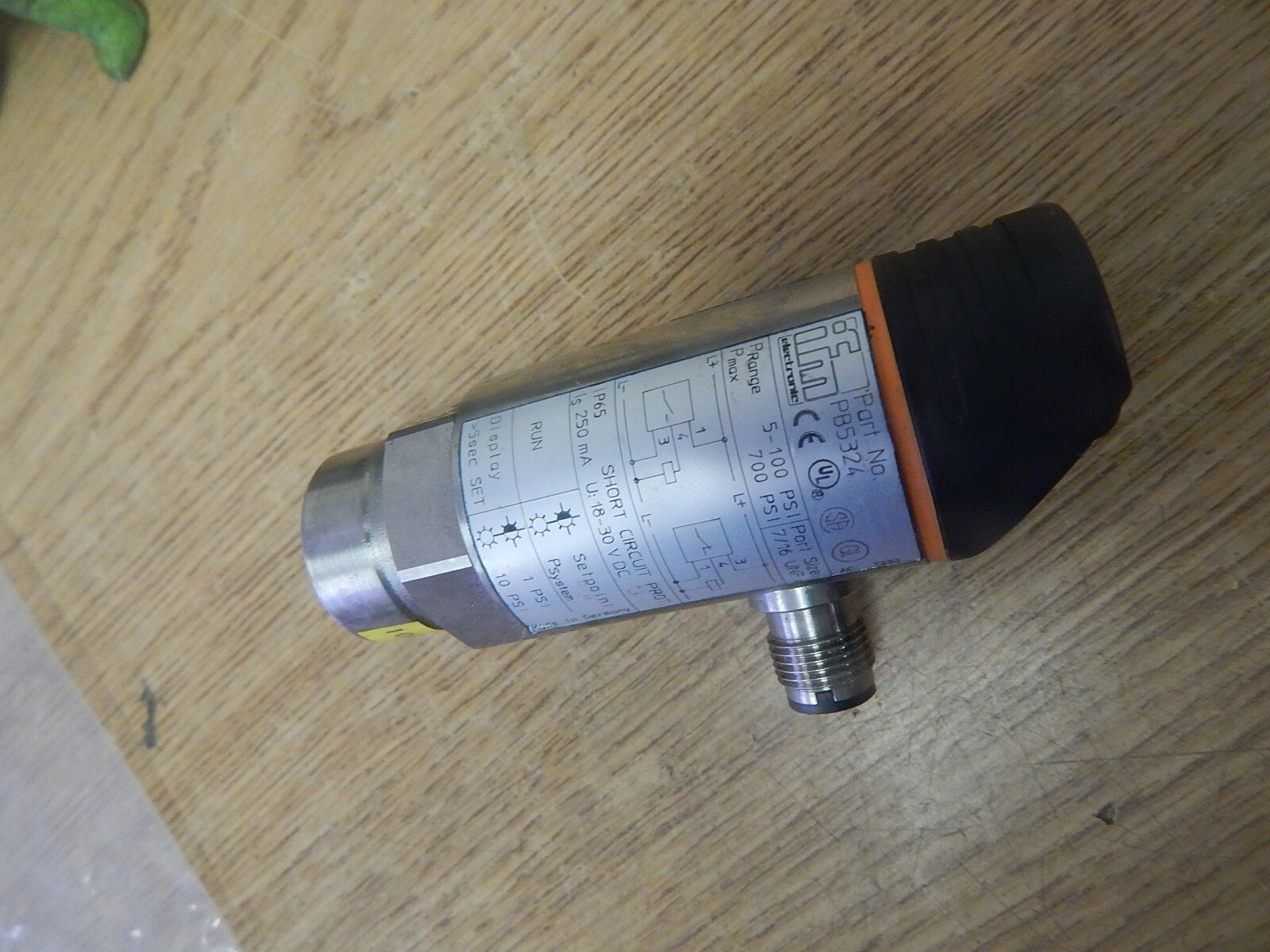 NEW IFM Effector PB 5 324 100 psi Pressure Sensor *FREE SHIPPING*