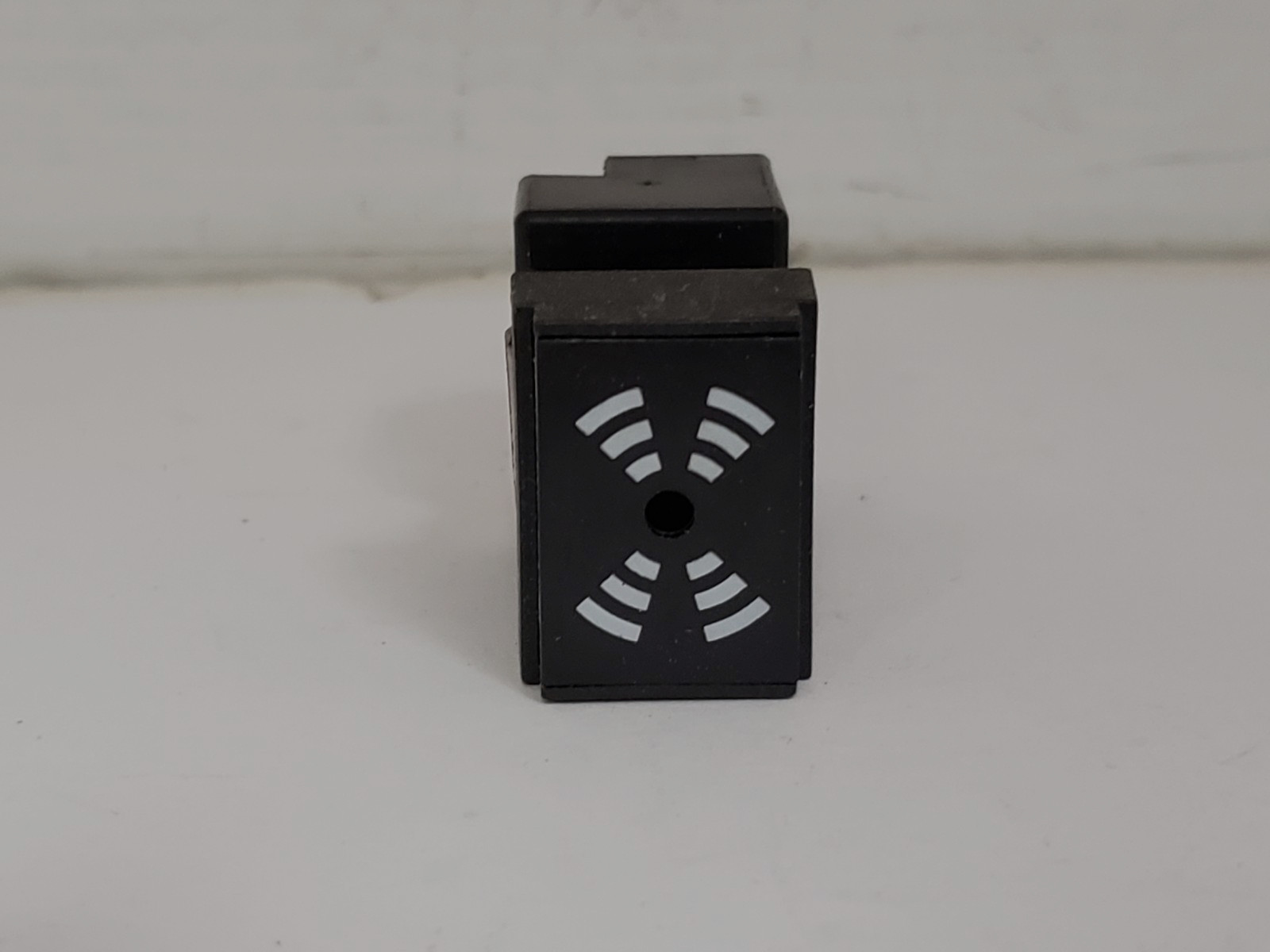 FUJI ELECTRIC AH164-TXBE AUDIO BUZZER 12-24V AC/DC NNB