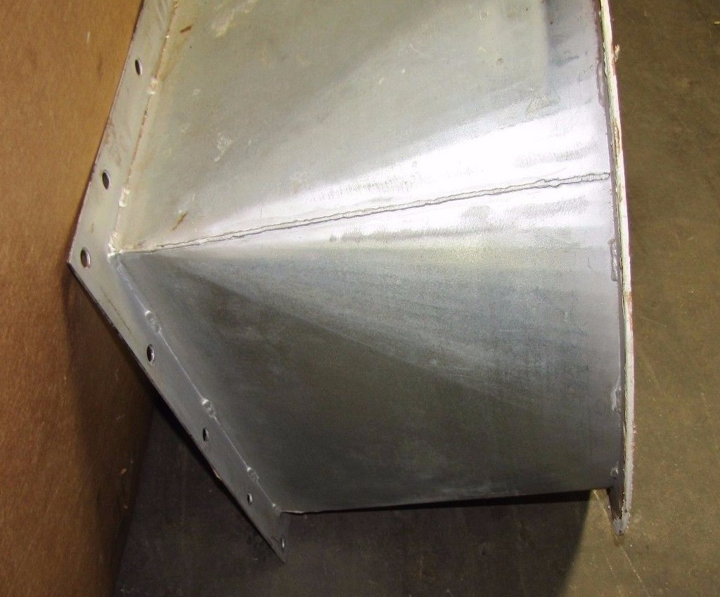 NO NAME DUCT TRANSITION 27 5/8″ ID 32″ OD FLANGE TO 22″ X 20″ RECTANGLE