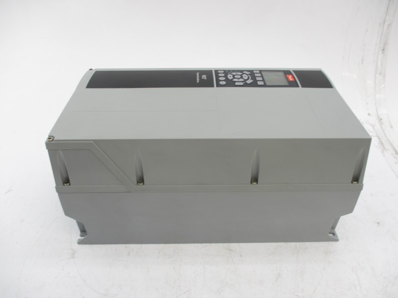 DANFOSS 131B6714 FC-302P2K2T5E66H1XGXXXXSXXXX 380-500V 5.0/4.3A (AS PICTURED)