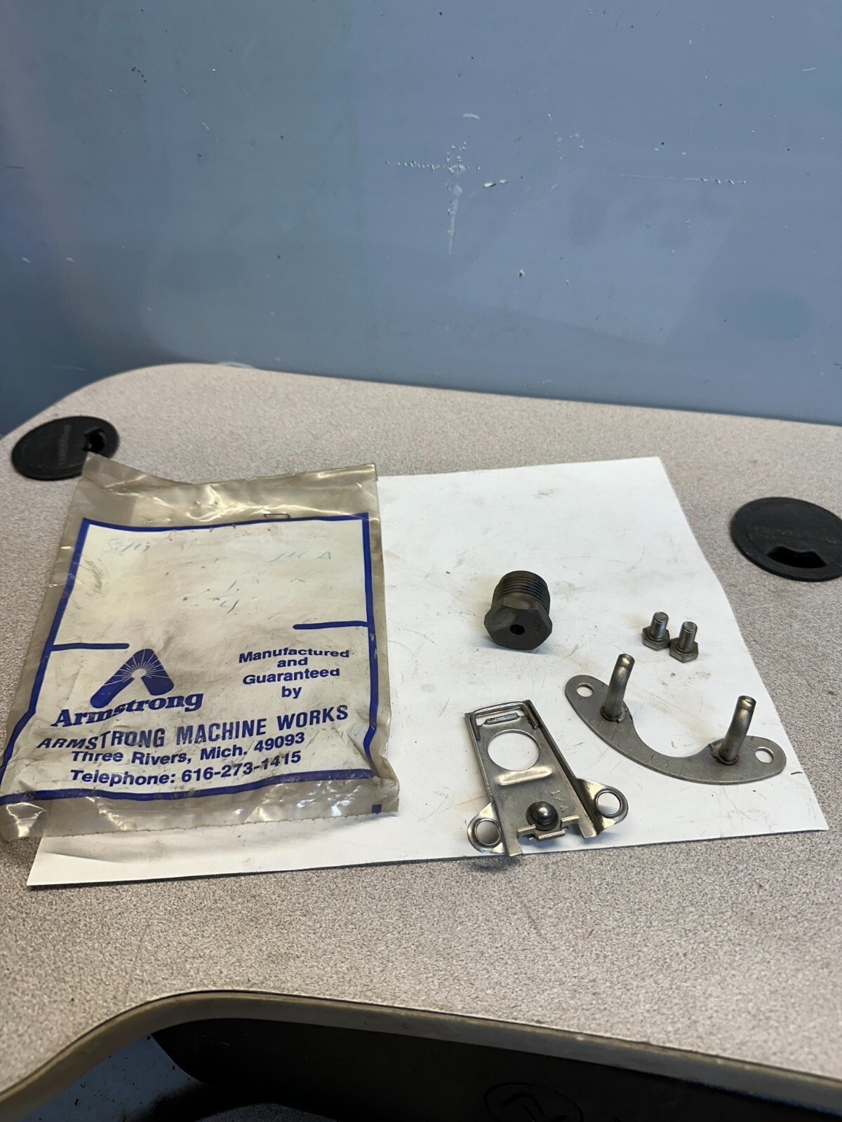 ARMSTRONG Bucket Mechanism & Seat, 1/4″ Pressure Change Assembly, NOS FREE SHIP