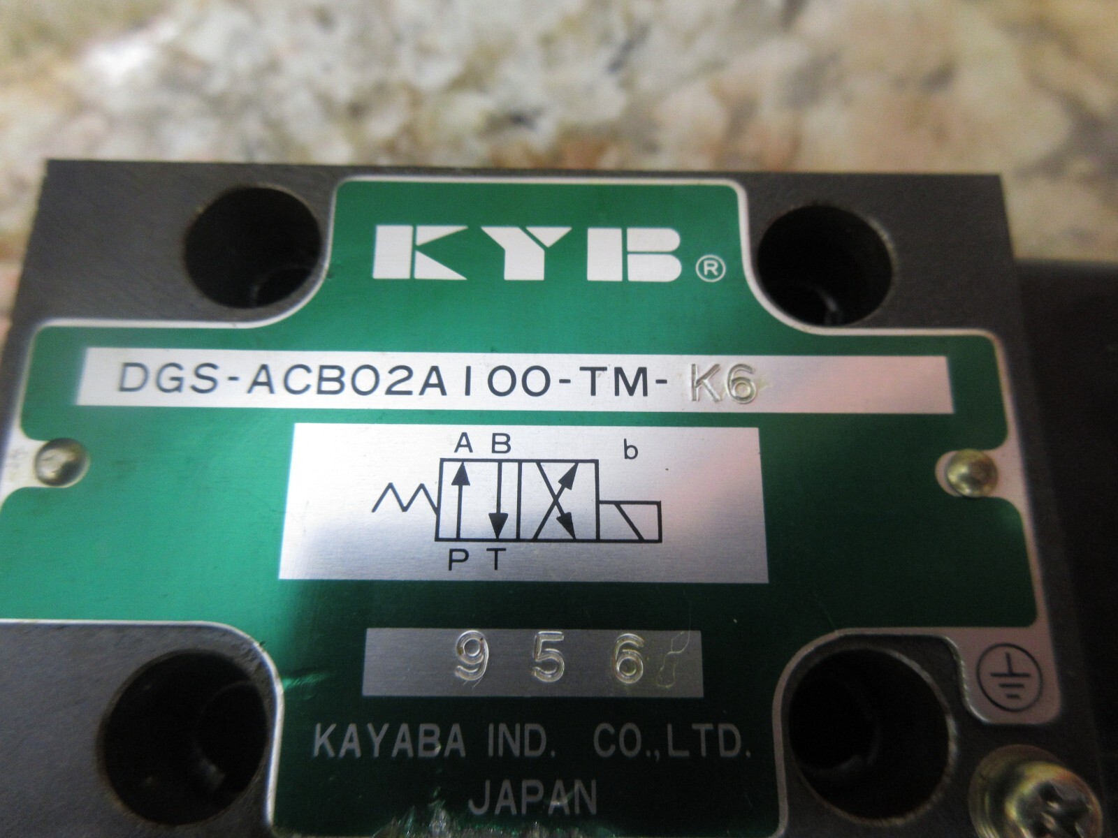 KYB VALVE DGS-ACB02A100-TM-K6 MFG 956 HYUNDAI HIT-30S CNC LATHE EACH 1