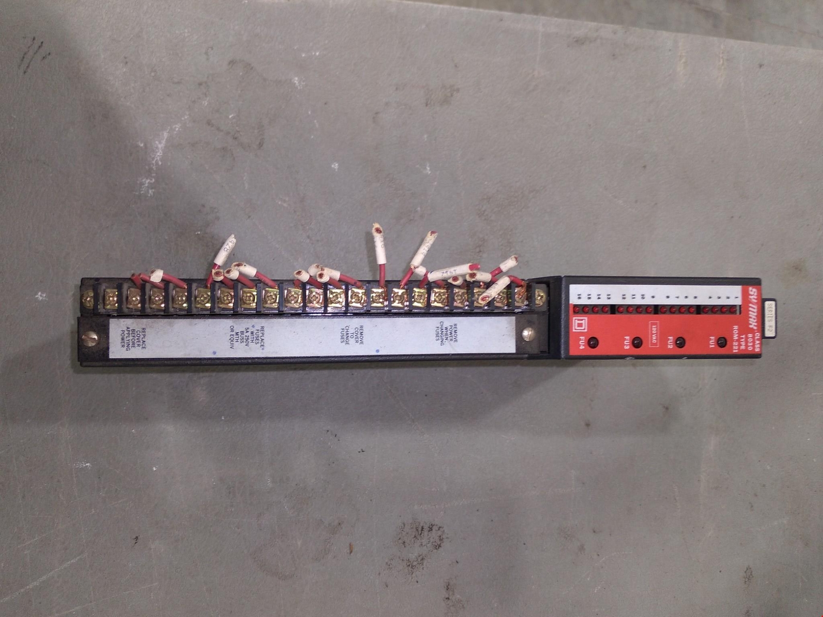 SQUARE D SY/MAX ROM-221 CLASS 8030 SER.F2