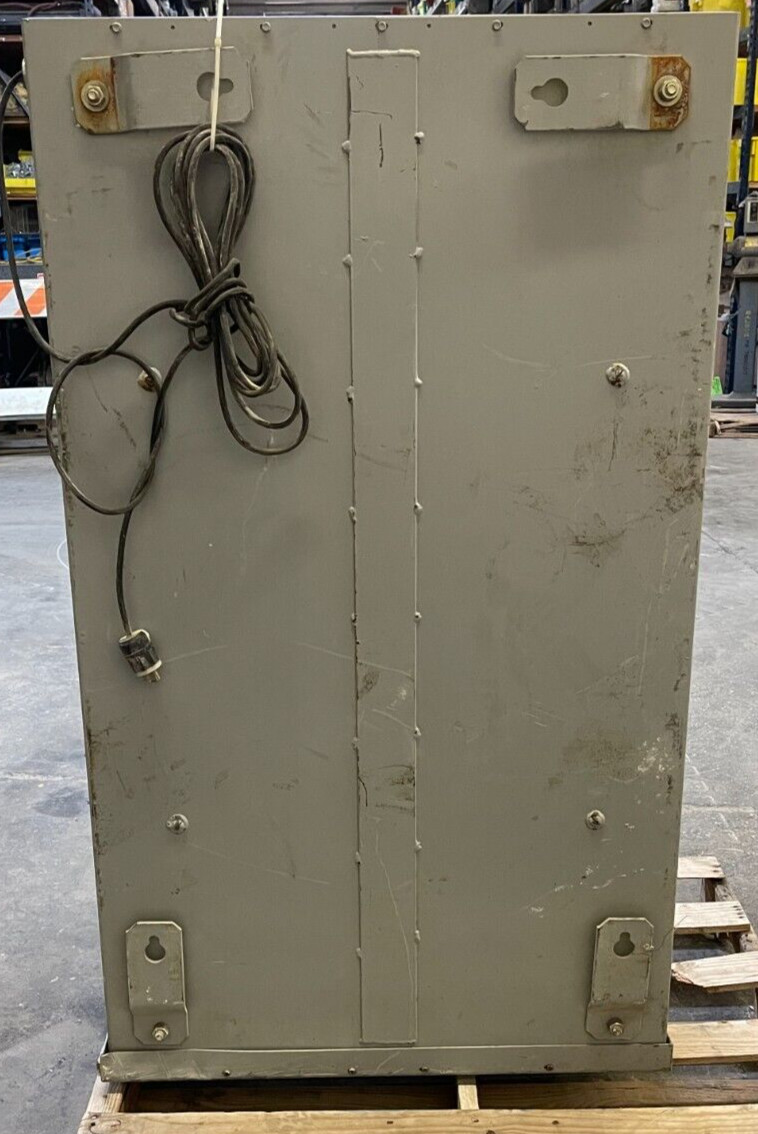 GENERAL ELECTRIC CABLE BOX W-8863 TYPE 3R ENCLOSURE WALL MOUNT STYLE