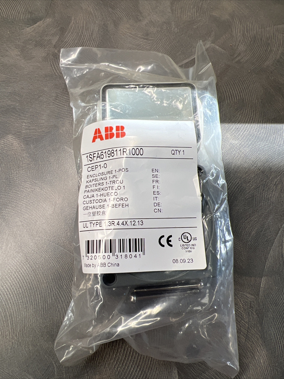 NEW NEVER USED ABB CEP1-0 COMPACT PUSHBUTTON / ESTOP BOX