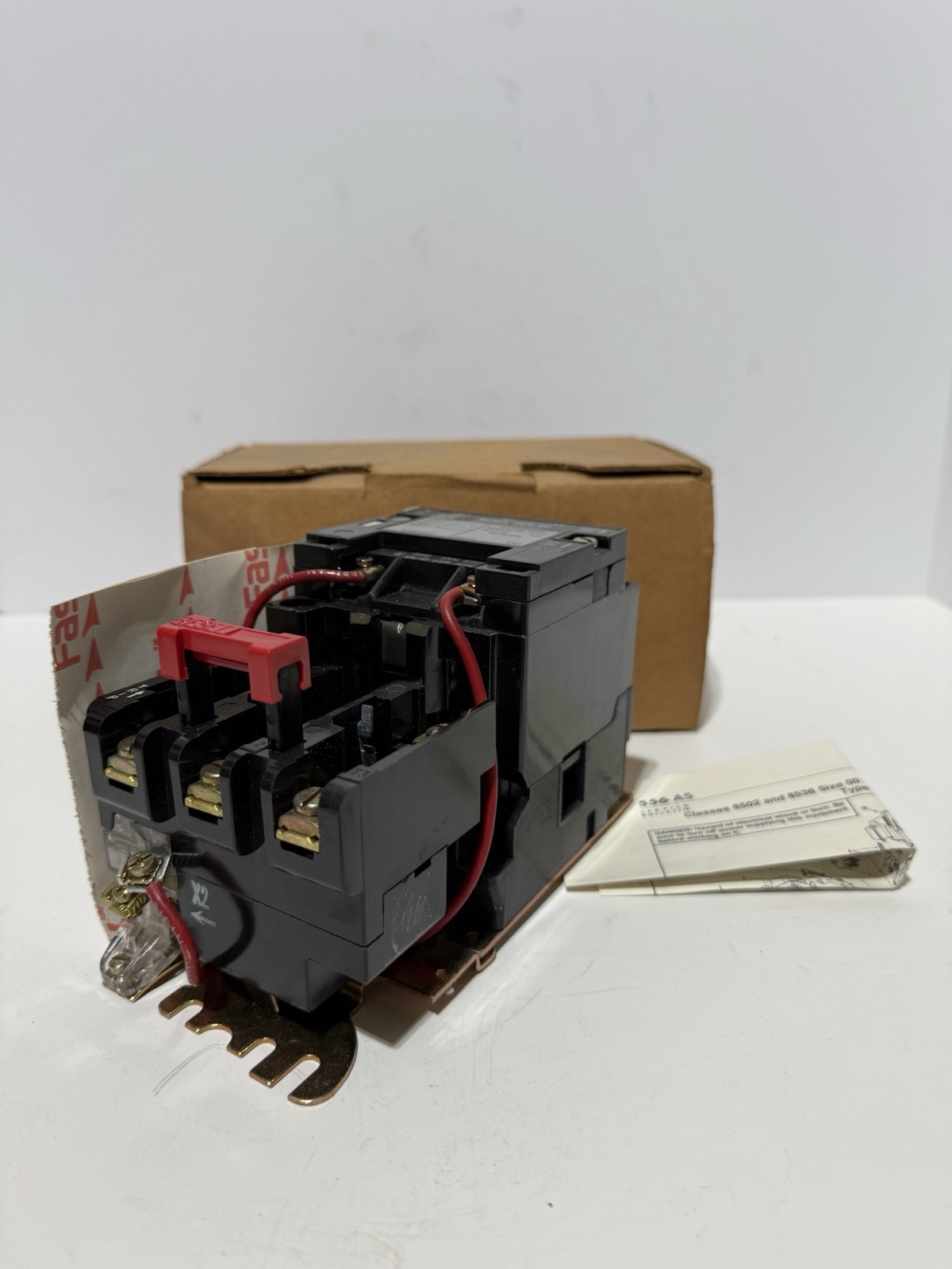 SQUARE D Class 8536 Type SAO-12 AC Magnetic Starter Series B 120/60 NEW OPEN BOX