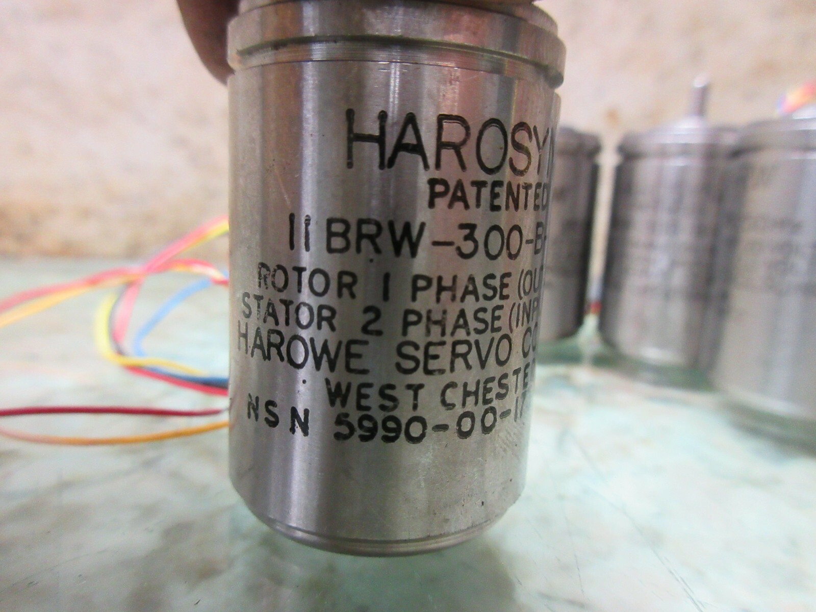 HAROSYN SYNCHRO RESOLVER BRUSHLESS MOTOR RW 11BRW-300-B-10 250HZ EACH 1