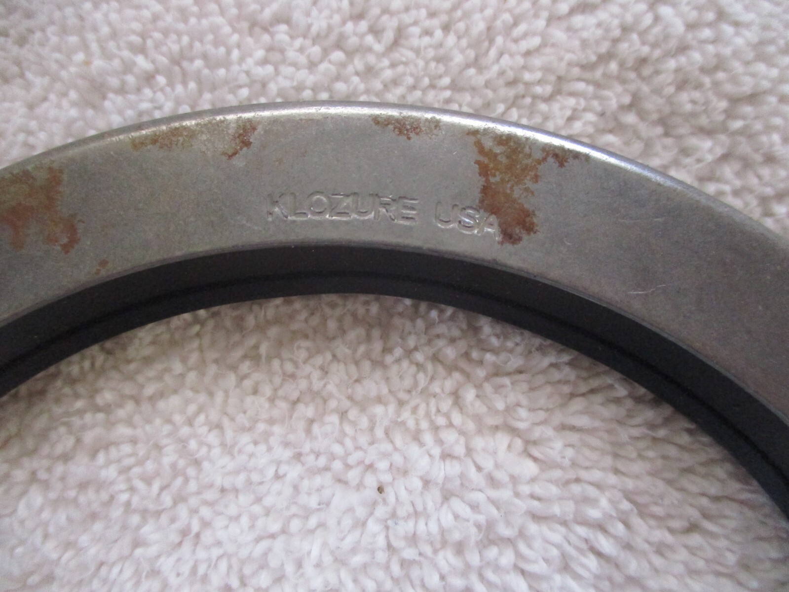 NIB Garlock Klozure Oil Seal 21086-2900