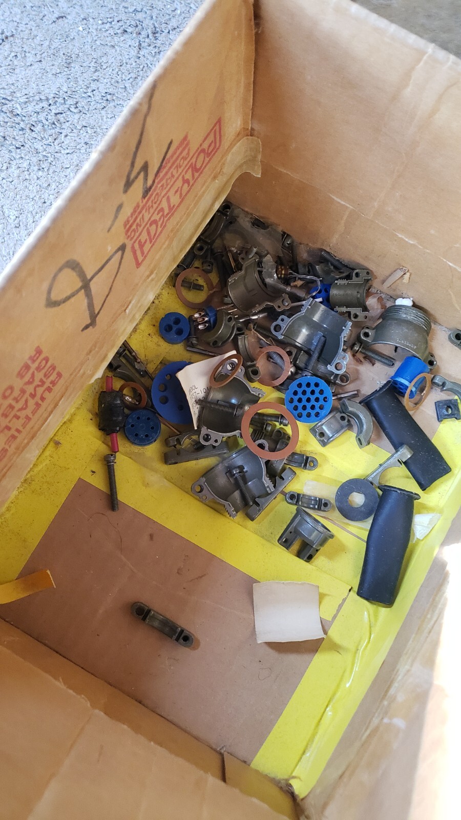 HUGE PARTS LOT Amphenol MIL-SPEC Connectors Plug Sockets Solder Cup 9-p # 22-20s