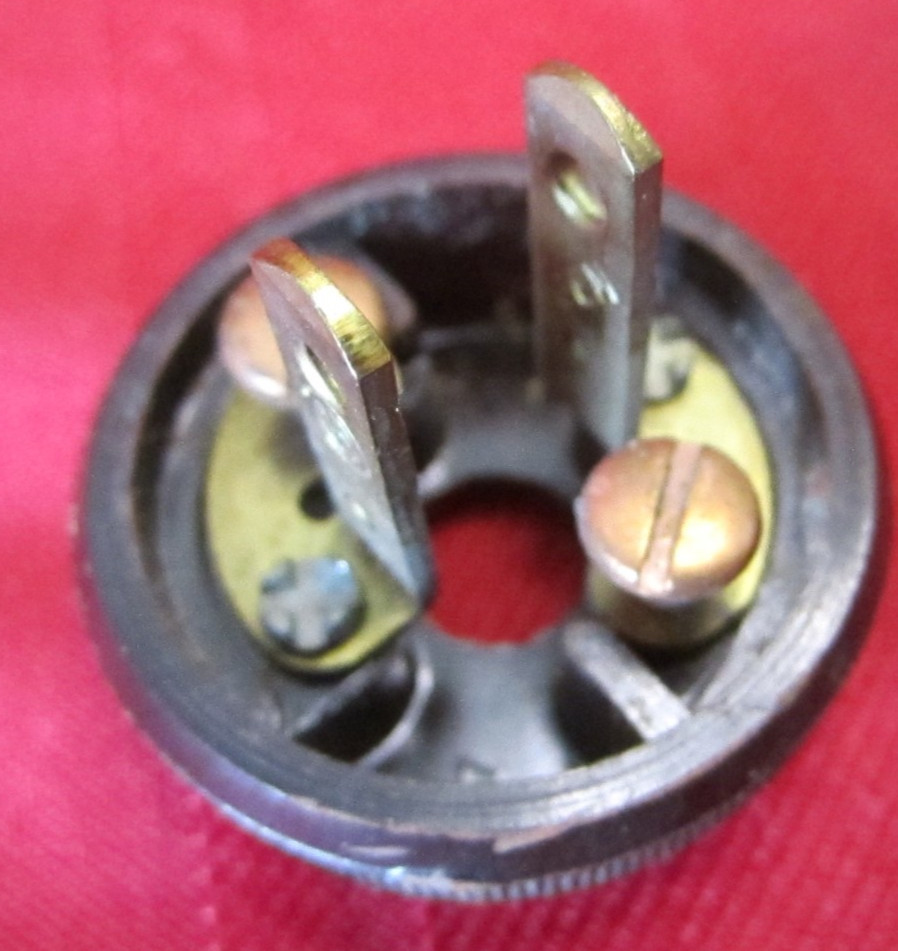 NOS GEM Bakelite Tri-Tap w/Prongs Electrical Plug Rubber Connector Cord Clamp