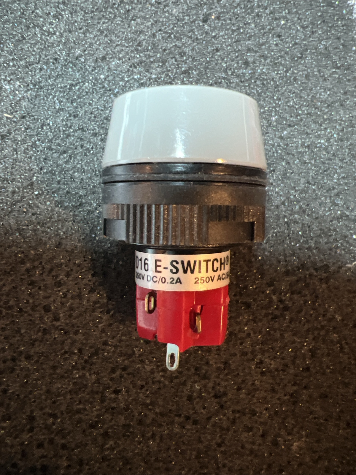 E-SWITCH D16EER11BRED